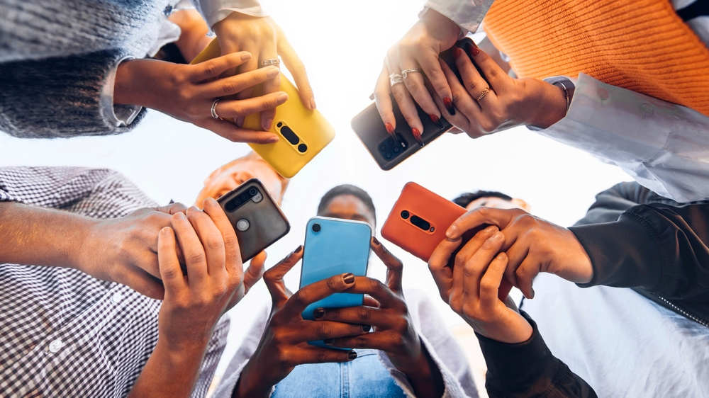 benefits of custom mobile app