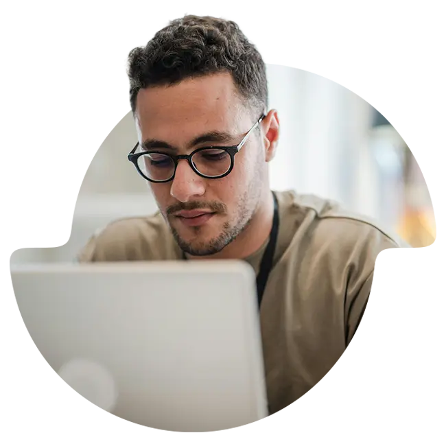 man-on-a-computer-programming-for-LINQ